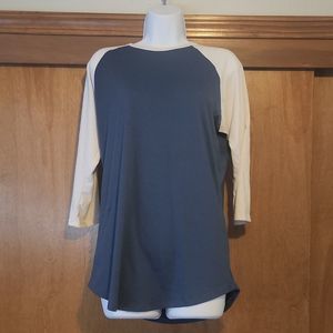 𝅺LULAROE Randy top medium solid blue